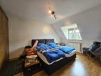 2,5 Zimmer Wohnung im Dachgeschoss mit allem Komfort! Aufzug, Tiefgarage, Stadtnähe... - Schlafzimmer
