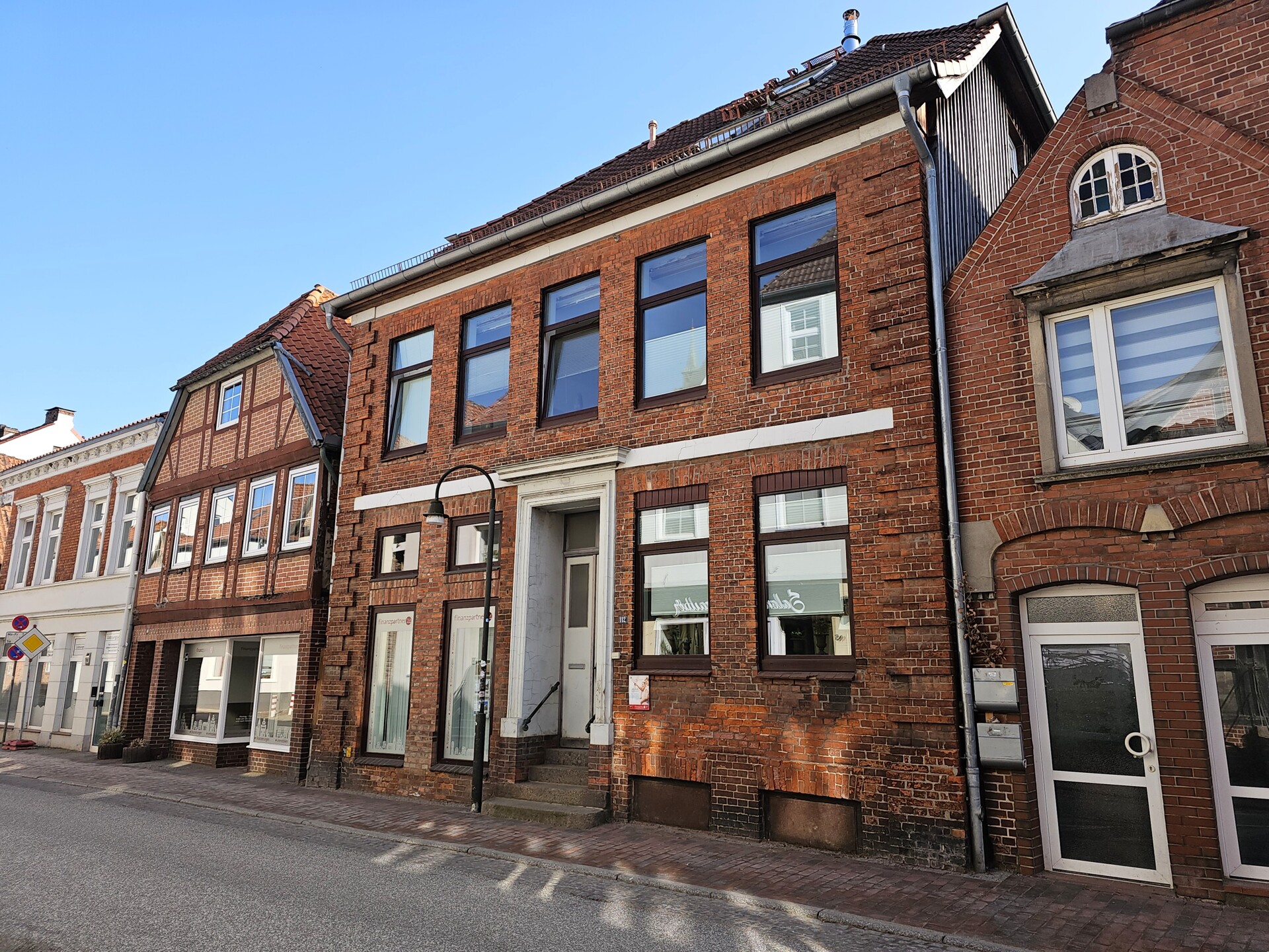 Im Herzen der Altstadt! Teilsaniertes 3-Familienhaus mit Garten und PKW-Plätzen!, 23879 Mölln, Mehrfamilienhaus