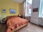 Im Herzen der Altstadt! Teilsaniertes 3-Familienhaus mit Garten und PKW-Plätzen! - Schlafzimmer Erdgeschoss