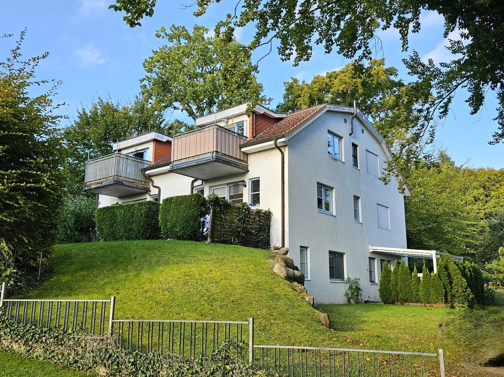 Charmante 2-Zimmer-Dachgeschosswohnung mit Balkon in Golfplatznähe!, 23883 Grambek, Dachgeschosswohnung