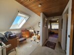 Ihr neues Zuhause im Grünen – Komfort, Ruhe & moderne Technik vereint! - Flur Dachgeschoss