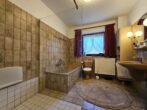 Ihr neues Zuhause im Grünen – Komfort, Ruhe & moderne Technik vereint! - Vollbad