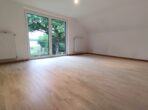 Heimelige 2-Zimmer Dachwohnung im Grünen! - Wohnzimmer