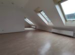 Heimelige 2-Zimmer Dachwohnung im Grünen! - Schlafzimmer