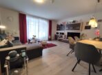 Zentrale Wohnlage - charmante 2,5 Zimmer-Wohnung mit Balkon! - Wohnzimmer