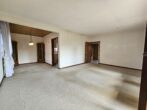 Bungalow aus erster Hand! Renovieren oder doch Neubau? - Wohn- und Esszimmer