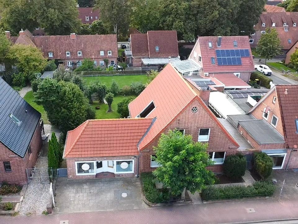 Modernisierter Klassiker! Rotklinkercharme mit neuem Innenleben und Gewerbe!, 23879 Mölln, Haus