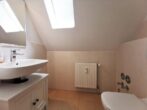 Zwei Zimmer zum Wohlfühlen! Traumhafte Dachwohnung in Seenähe! - WC